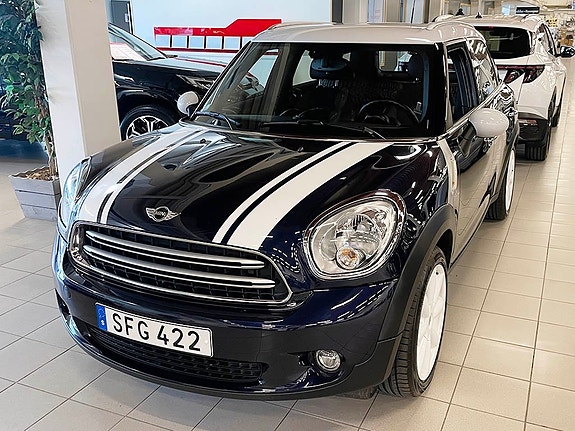 MINI Countryman Cooper 2 of 3