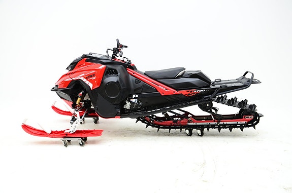Lynx Shredder RE 3700 850 Turbo R HUB 2 of 12