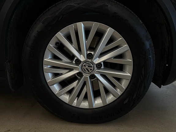 Volkswagen T-Roc 20 of 24
