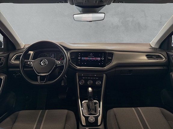 Volkswagen T-Roc 12 of 24