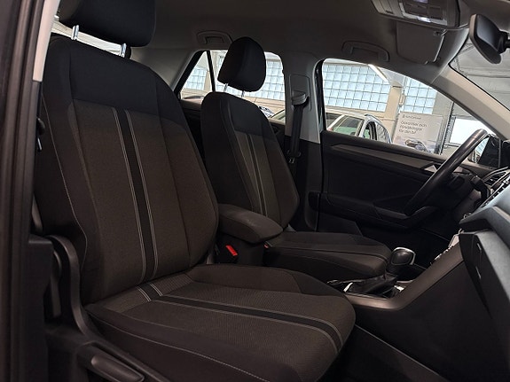 Volkswagen T-Roc 23 of 24