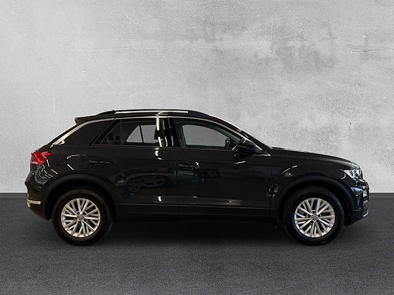 Volkswagen T-Roc 6 of 24