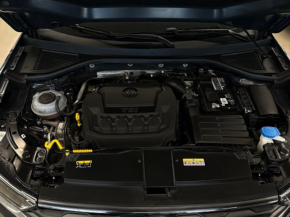 Volkswagen T-Roc 21 of 24