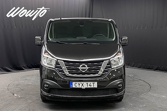 Nissan NV300 2 of 5