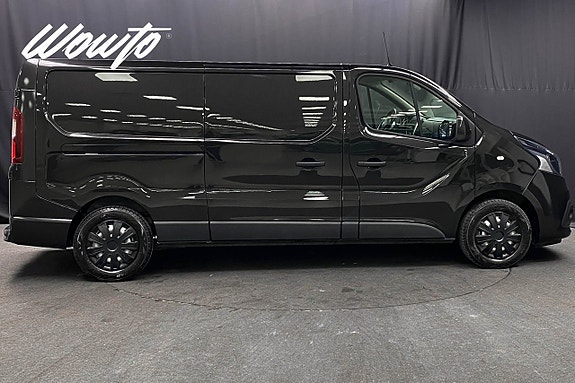 Nissan NV300 3 of 5