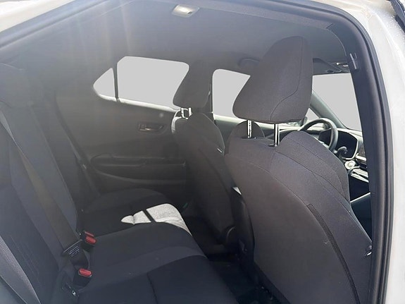 Toyota C-HR 7 of 14
