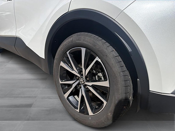 Toyota C-HR 12 of 14