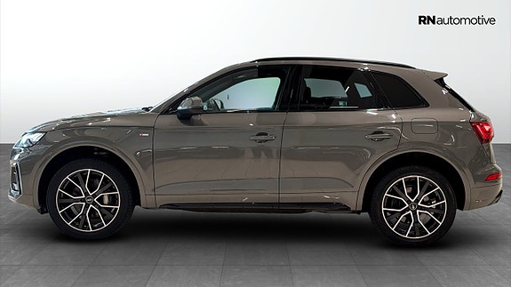 Audi Q5 2 of 5