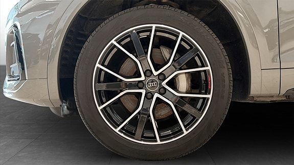 Audi Q5 9 of 26