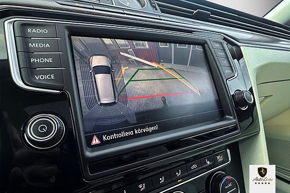 Volkswagen Passat Alltrack 20 of 22