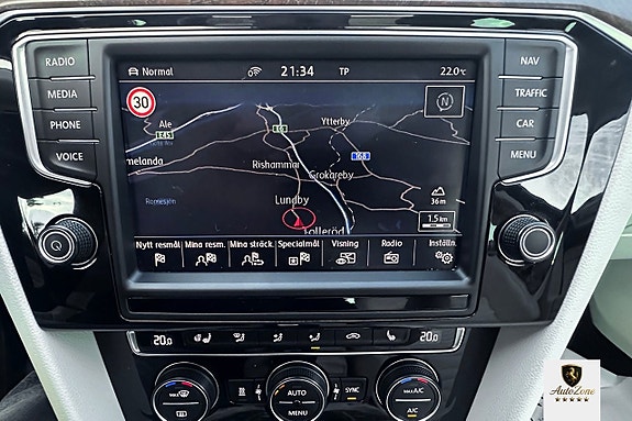 Volkswagen Passat Alltrack 19 of 22
