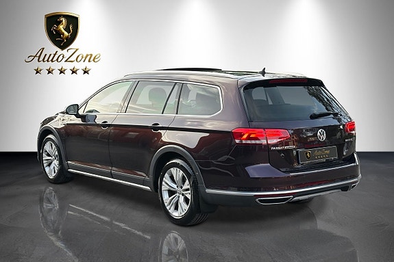 Volkswagen Passat Alltrack 4 of 5