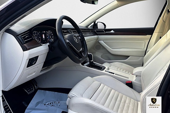 Volkswagen Passat Alltrack 8 of 22