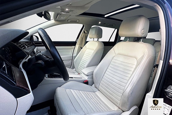 Volkswagen Passat Alltrack 10 of 22