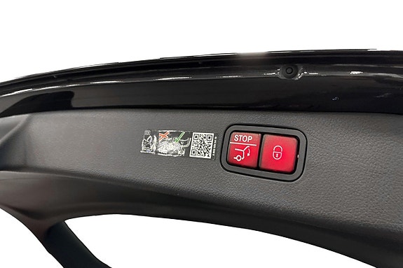 Mercedes-Benz C300 e 14 of 27