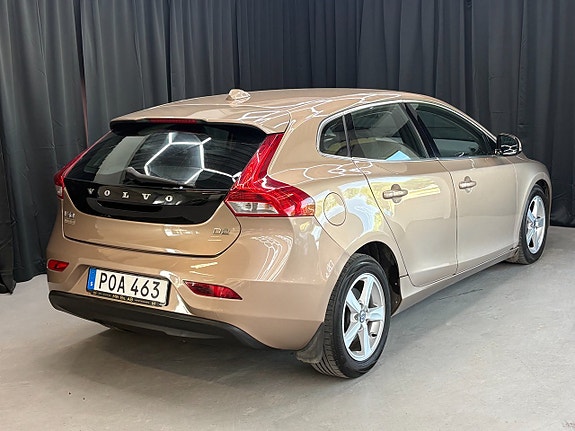 Volvo V40 4 of 5