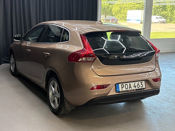 Volvo V40 3 of 5