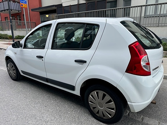 Dacia Sandero 2 of 5