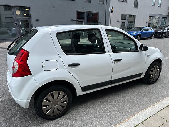 Dacia Sandero 4 of 5