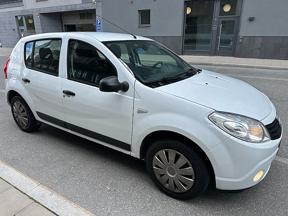 Dacia Sandero 3 of 5
