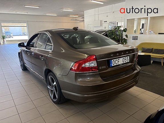 Volvo S80 3 of 5