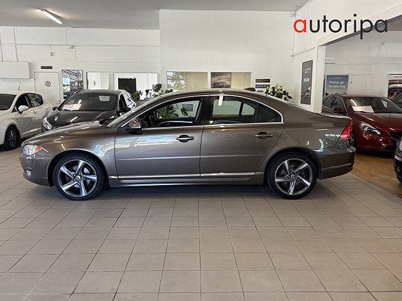 Volvo S80 2 of 5