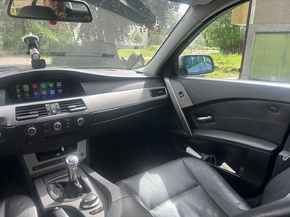 BMW 523i 5 of 5