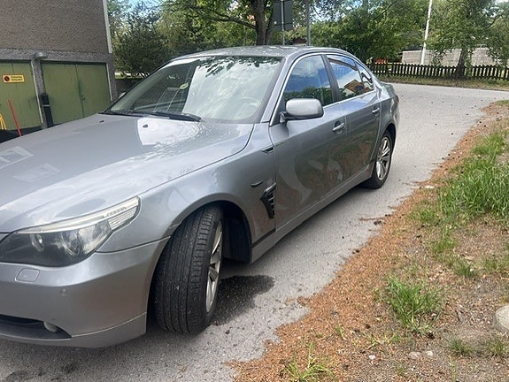 BMW 523i 10 of 11