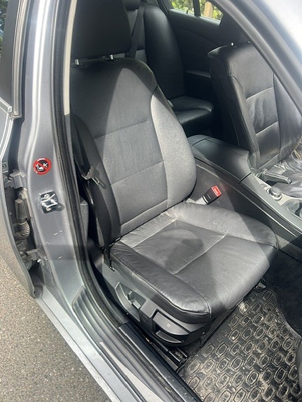 BMW 523i 7 of 11