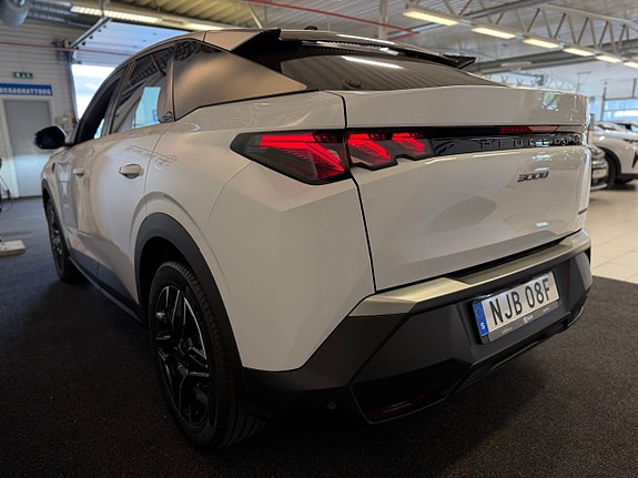 Peugeot 3008 3 of 5