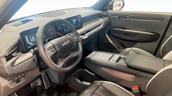 Kia EV9 8 of 12