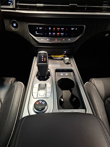 KGM Rexton 16 of 17
