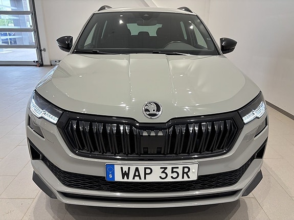 Skoda Karoq 2 of 5