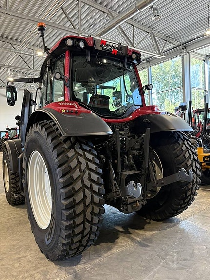 Valtra N155E Active / Frontlyft / Lastare / 419 timmar 7 of 11