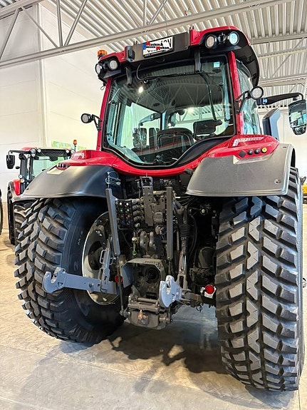 Valtra N155E Active / Frontlyft / Lastare / 419 timmar 6 of 11