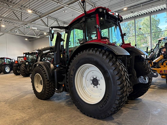 Valtra N155E Active / Frontlyft / Lastare / 419 timmar 8 of 11
