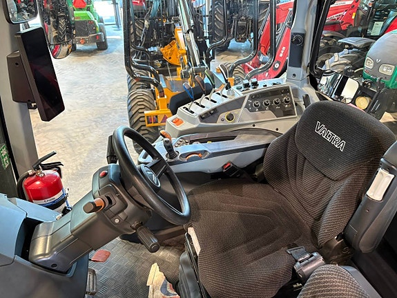 Valtra N155E Active / Frontlyft / Lastare / 419 timmar 10 of 11