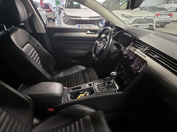 Volkswagen Passat 4 of 5