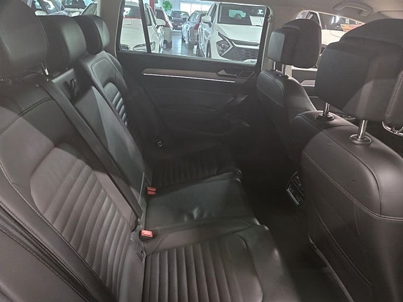 Volkswagen Passat 5 of 5