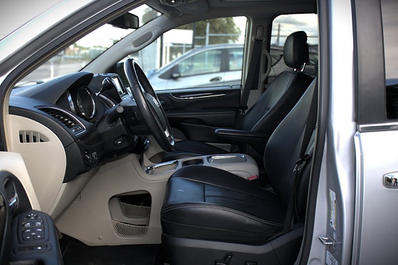 Lancia Voyager 6 of 20