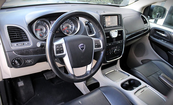 Lancia Voyager 8 of 20