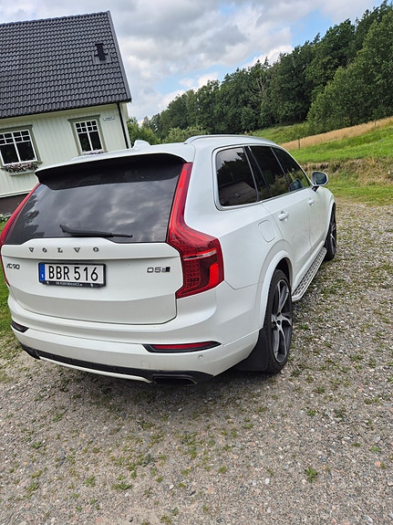 Volvo XC90 2 of 3