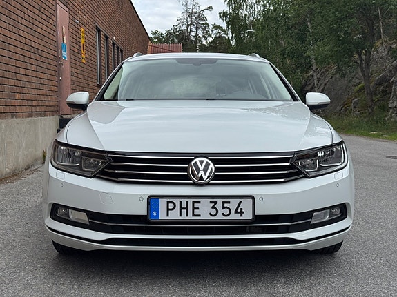 Volkswagen Passat 8 of 25