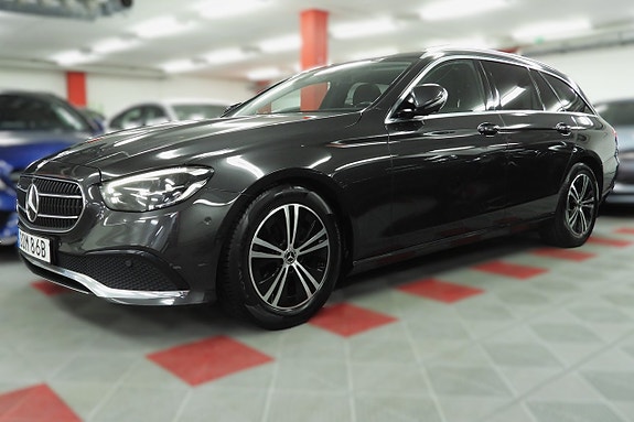 Mercedes-Benz E220 2 of 30