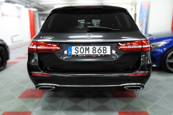 Mercedes-Benz E220 8 of 30