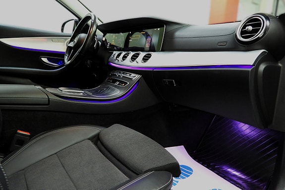 Mercedes-Benz E220 21 of 30