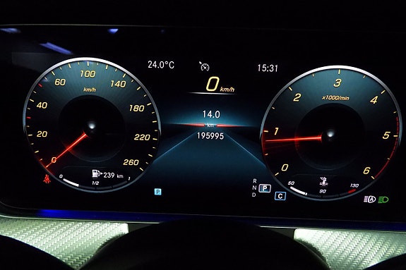 Mercedes-Benz E220 28 of 30