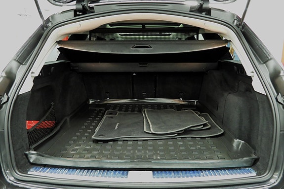 Mercedes-Benz E220 12 of 30