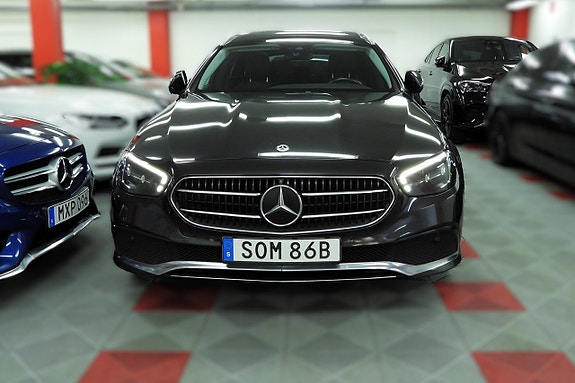Mercedes-Benz E220 3 of 30