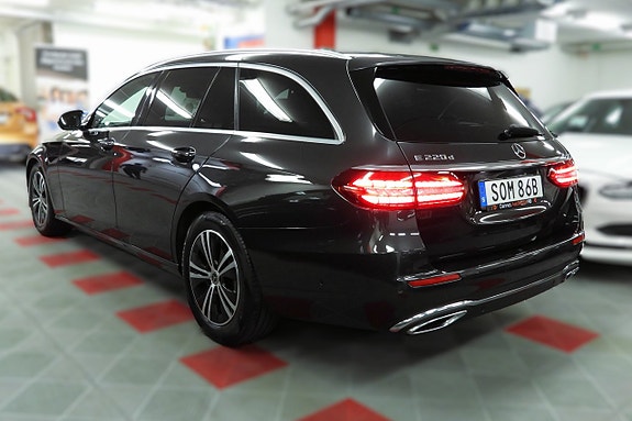 Mercedes-Benz E220 7 of 30